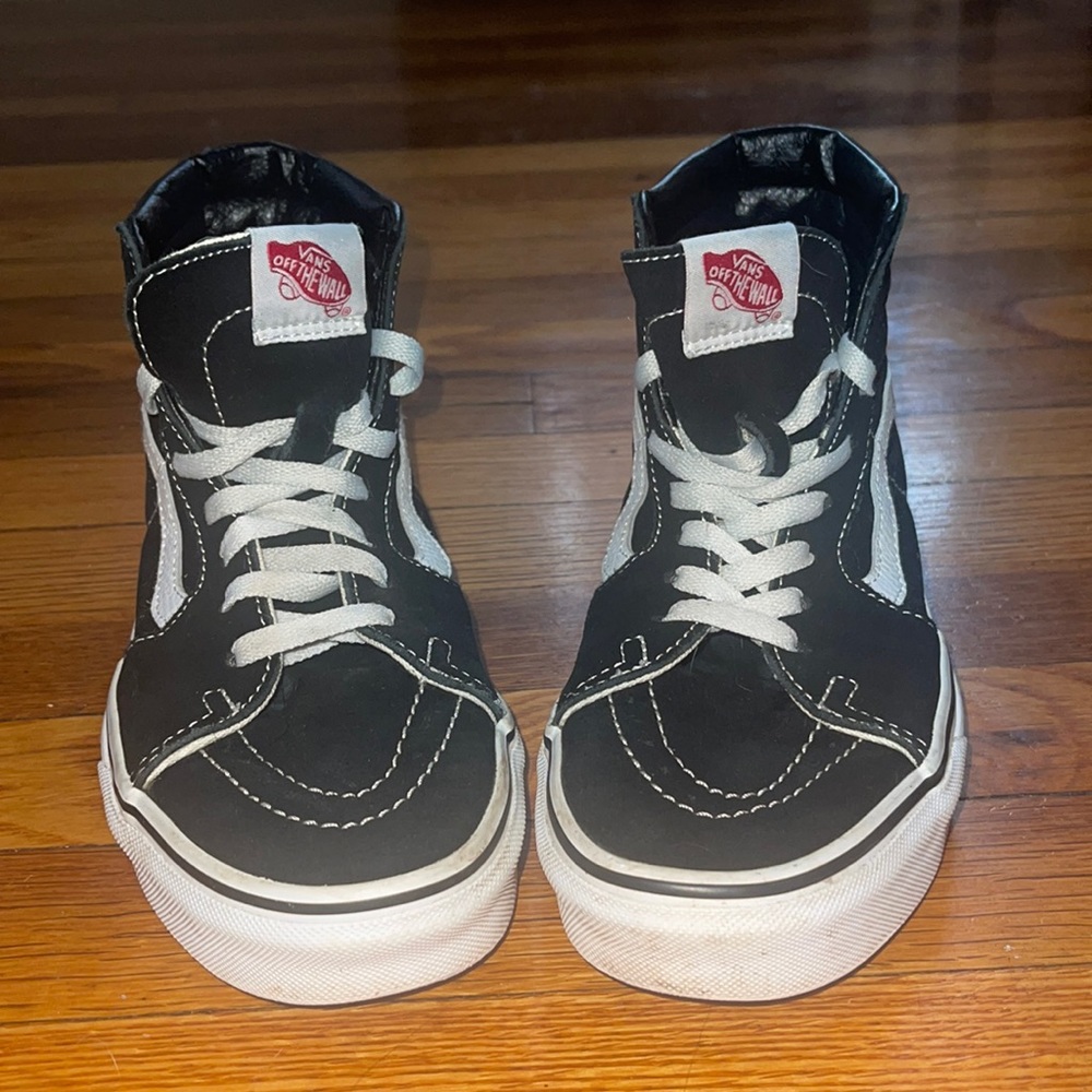 High top Vans. Size 8 🖤